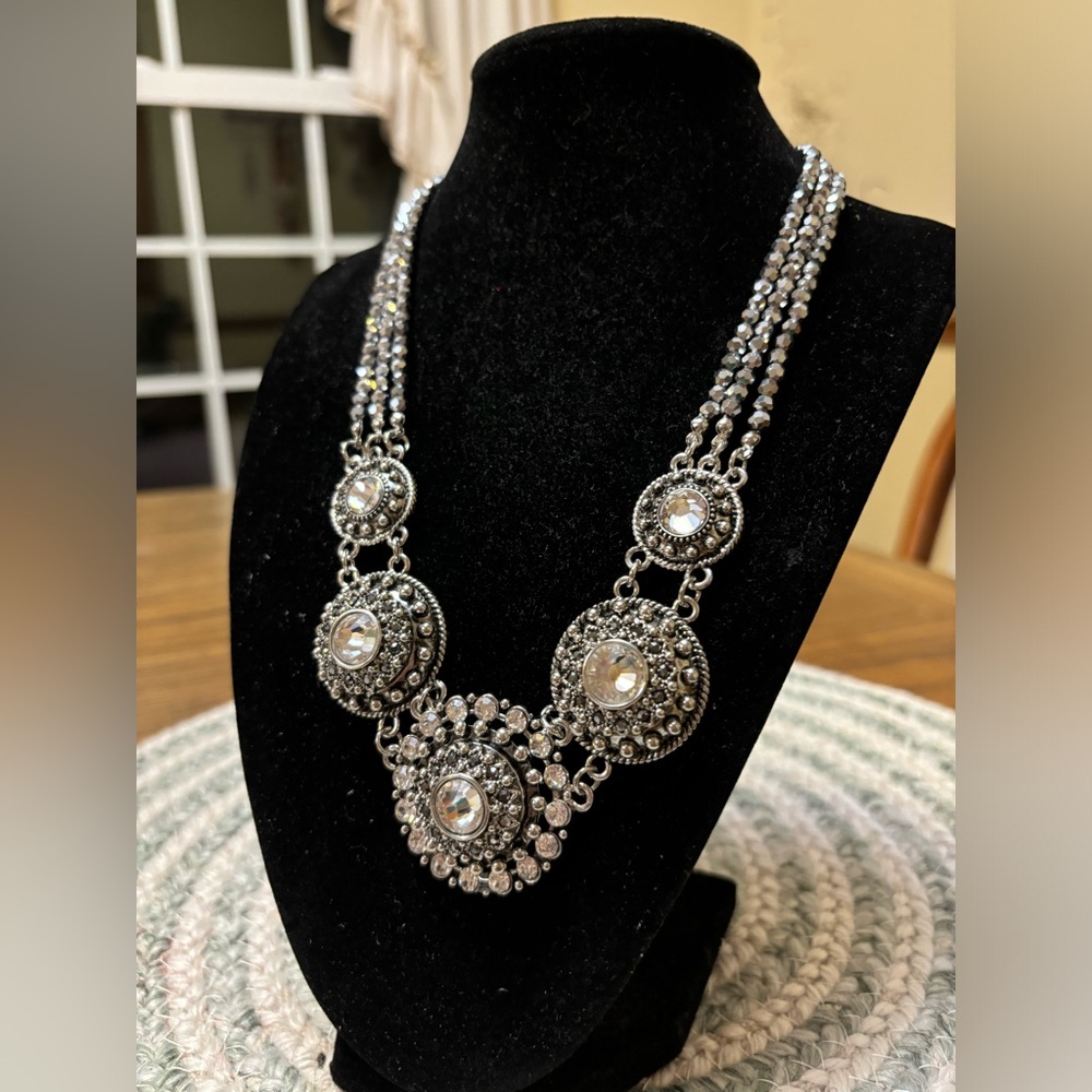 NWOT Ginger Snaps Facet Statement Necklace